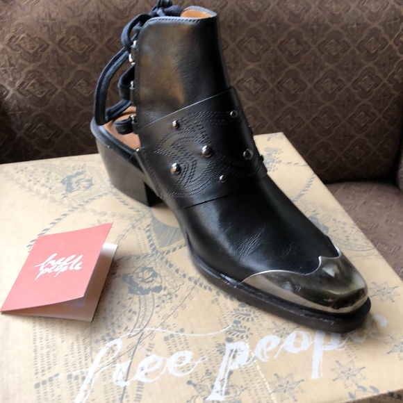 new FREE PEOPLE Rory GENUINE LEATHER boots booties in Black 894R0 - Picture 8 of 16